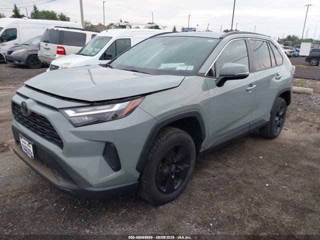 2022 TOYOTA RAV4 XLE 2
