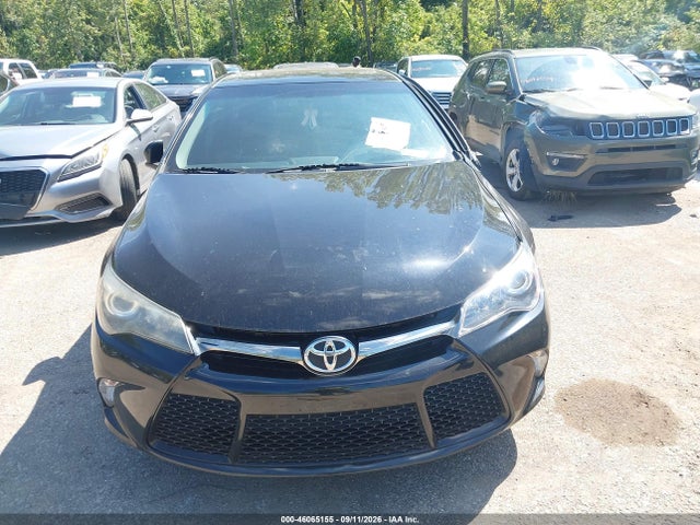 2017 TOYOTA CAMRY SE 11
