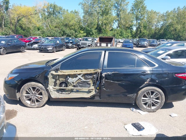 2017 TOYOTA CAMRY SE 13