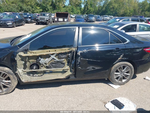 2017 TOYOTA CAMRY SE 6