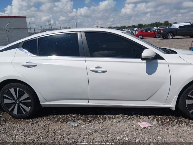 2022 NISSAN ALTIMA SV FWD 14