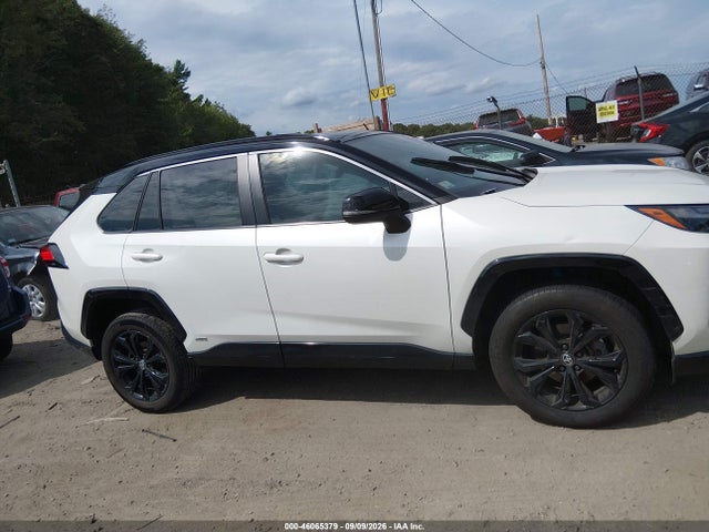 2022 TOYOTA RAV4 HYBRID XSE 12