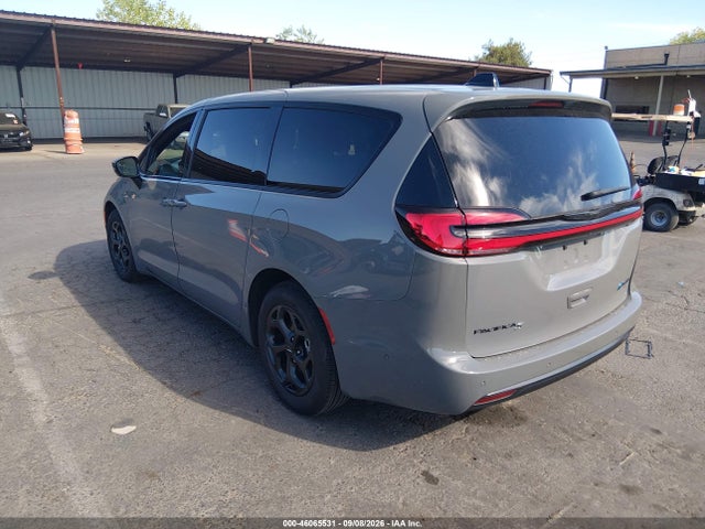 2023 CHRYSLER PACIFICA HYBRID LIMITED 3