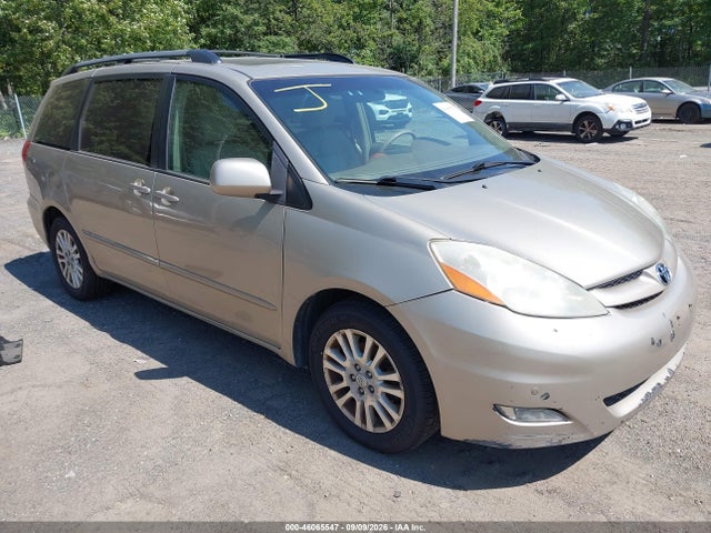 2010 TOYOTA SIENNA XLE