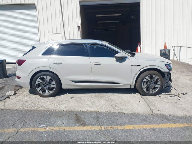 2022 AUDI E-TRON PREMIUM PLUS QUATTRO 12