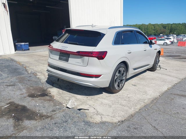 2022 AUDI E-TRON PREMIUM PLUS QUATTRO 4