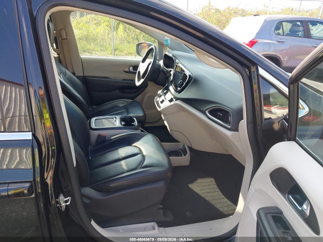 2023 CHRYSLER PACIFICA TOURING L 5