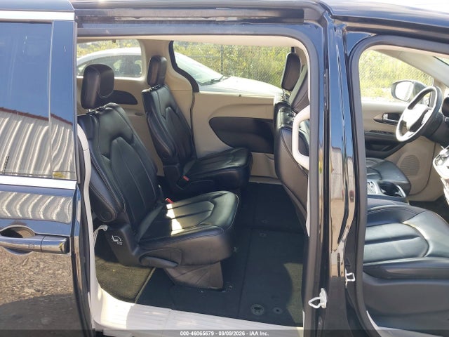 2023 CHRYSLER PACIFICA TOURING L 8