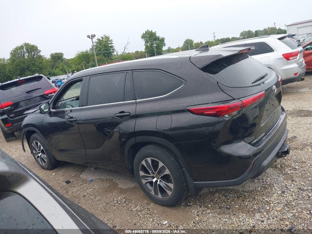 2022 TOYOTA HIGHLANDER XLE 14