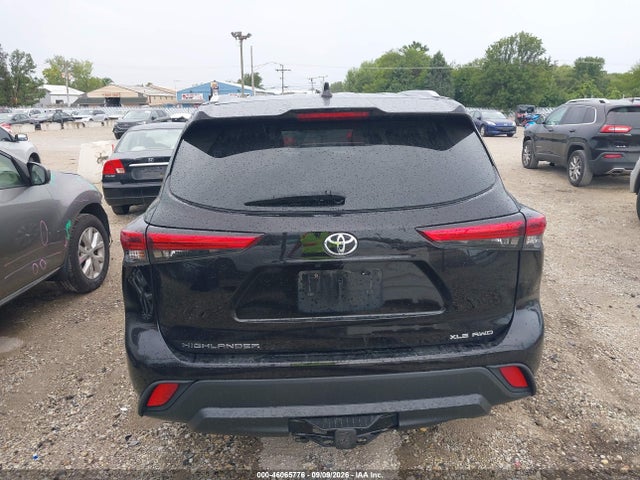 2022 TOYOTA HIGHLANDER XLE 16