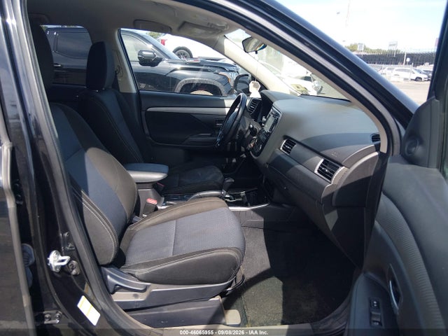 2017 MITSUBISHI OUTLANDER ES 5