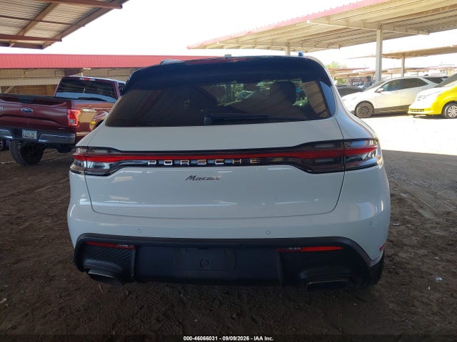 2022 PORSCHE MACAN 17