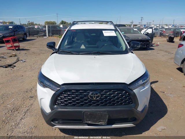 2025 TOYOTA COROLLA CROSS LE 12