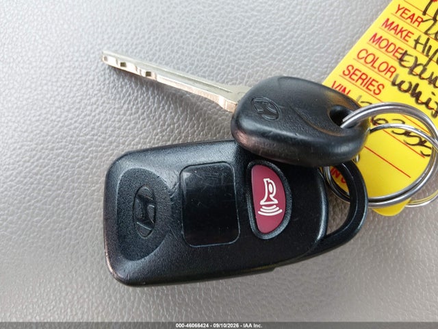 2017 HYUNDAI ELANTRA SE 11