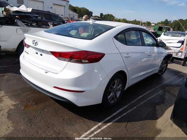 2017 HYUNDAI ELANTRA SE 4