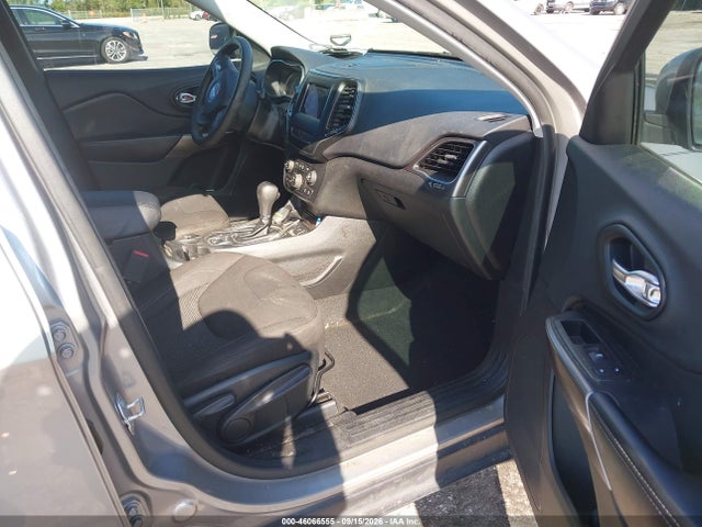 2019 JEEP CHEROKEE LATITUDE FWD 5