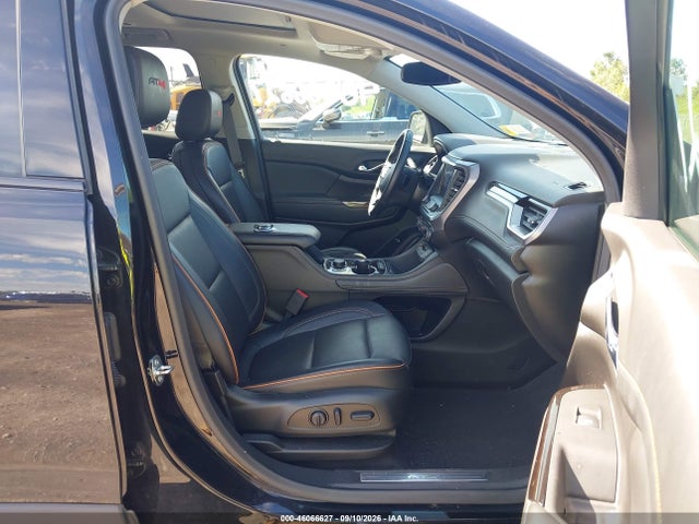 2023 GMC ACADIA AWD AT4 5