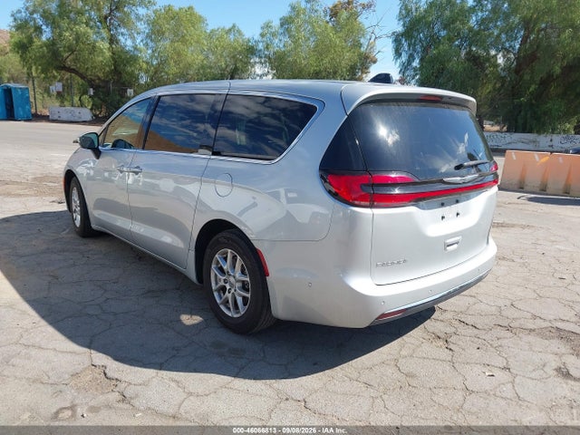 2023 CHRYSLER PACIFICA TOURING L 3