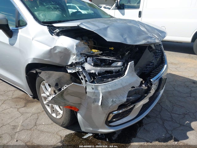 2023 CHRYSLER PACIFICA TOURING L 6