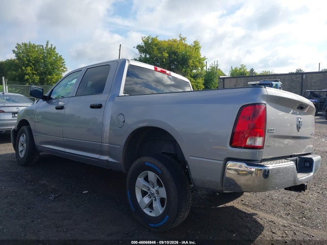 2023 RAM 1500 CLASSIC SLT 3