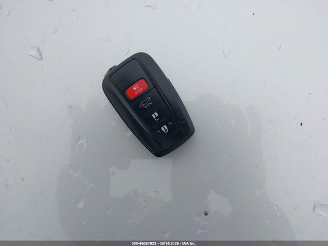 2021 TOYOTA RAV4 XLE 11
