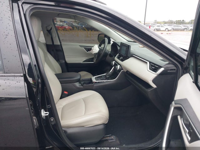 2021 TOYOTA RAV4 XLE 5