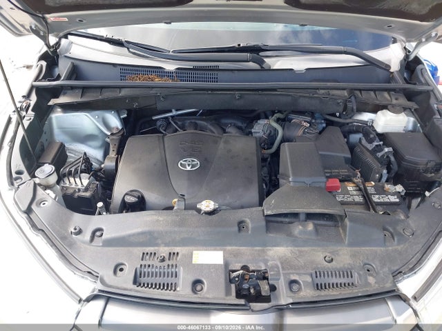 2019 TOYOTA HIGHLANDER LE 10