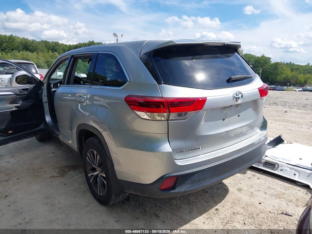 2019 TOYOTA HIGHLANDER LE 21