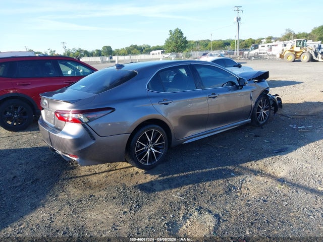 2022 TOYOTA CAMRY SE 4