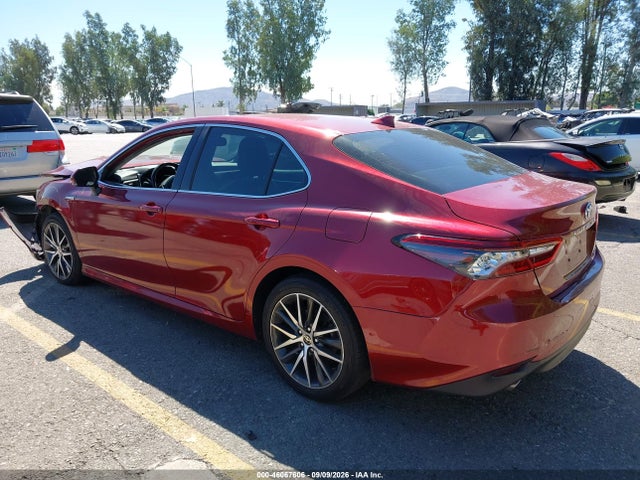 2021 TOYOTA CAMRY XLE HYBRID 3