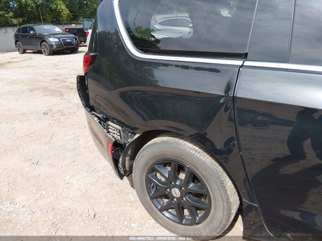 2023 CHRYSLER PACIFICA TOURING L 6