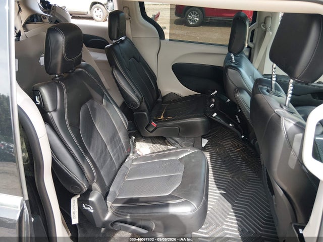 2023 CHRYSLER PACIFICA TOURING L 8