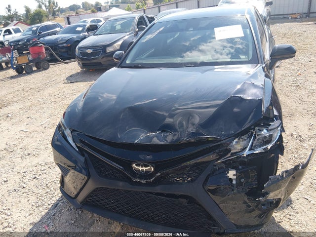 2020 TOYOTA CAMRY SE 12