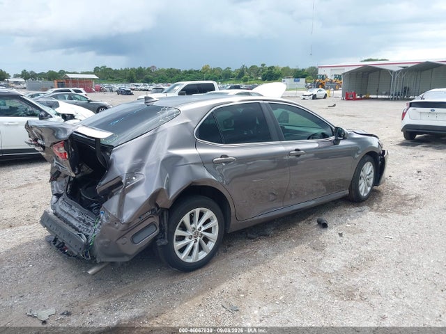 2021 TOYOTA CAMRY LE 4