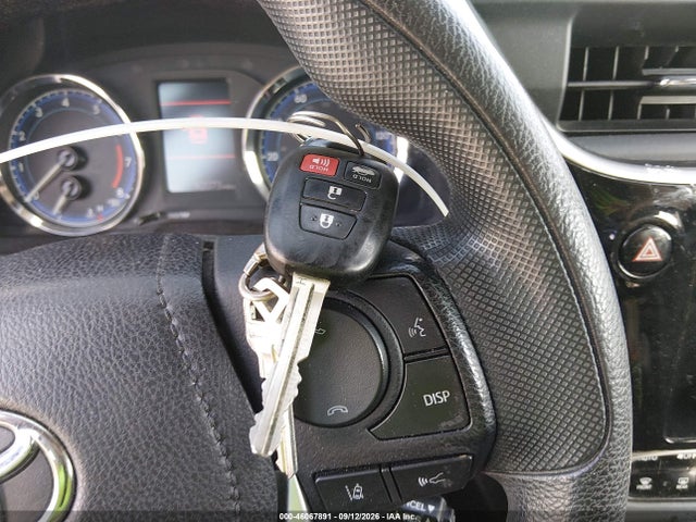 2018 TOYOTA COROLLA LE 11