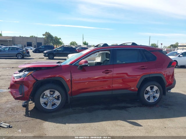 2025 TOYOTA RAV4 HYBRID XLE 13