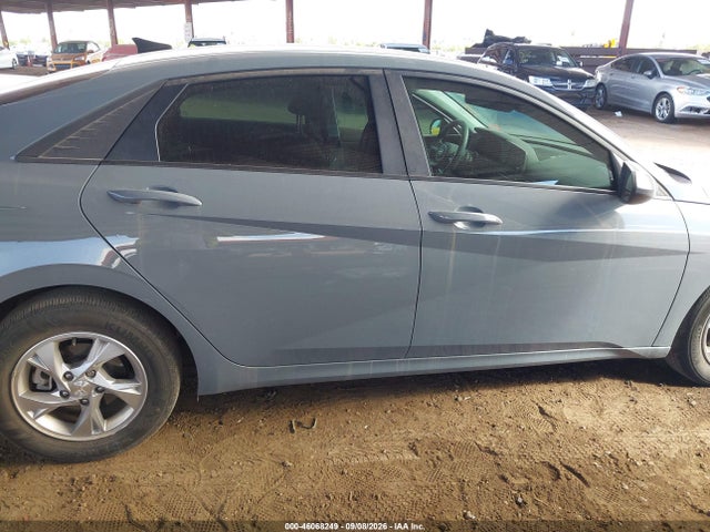 2022 HYUNDAI ELANTRA SE 13
