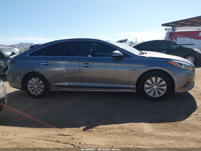 2017 HYUNDAI SONATA HYBRID SE 13