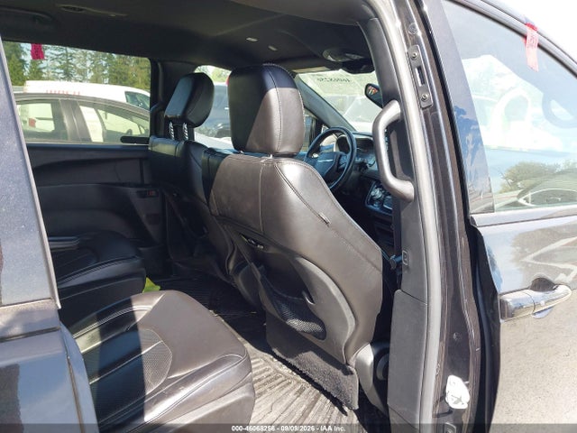 2023 CHRYSLER PACIFICA HYBRID TOURING L 8