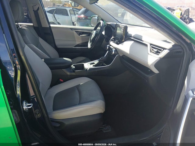 2022 TOYOTA RAV4 XLE PREMIUM 5