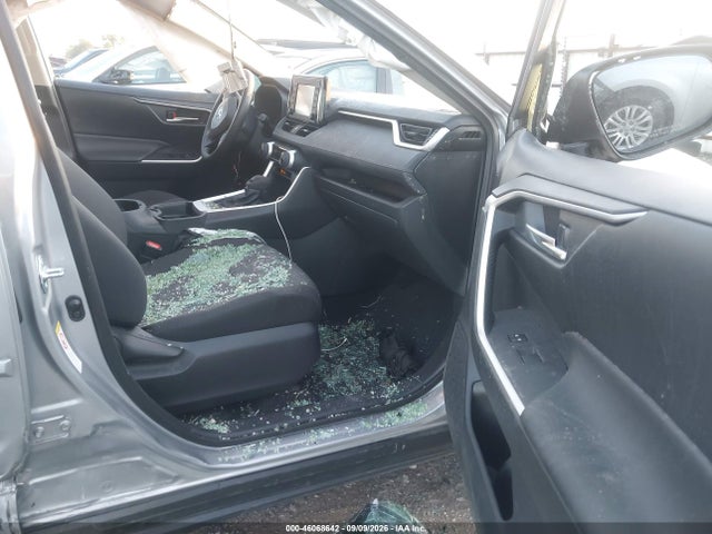 2019 TOYOTA RAV4 XLE 5