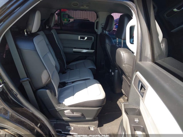 2021 FORD EXPLORER XLT 8