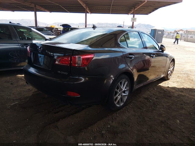 2013 Lexus IS 250 photo 4