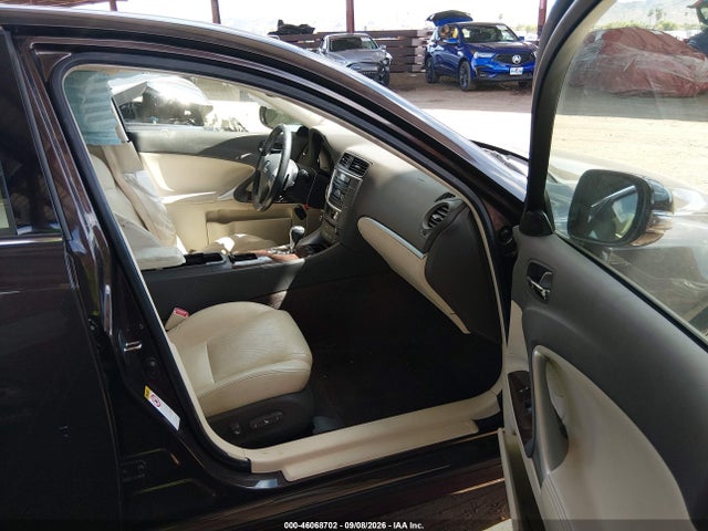 2013 Lexus IS 250 photo 5