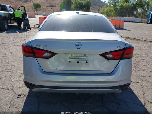 2021 NISSAN ALTIMA SV FWD 16