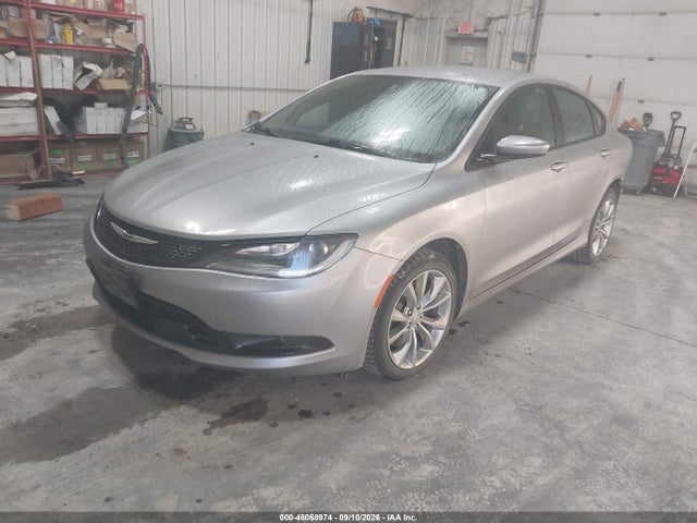 صورة 2 لـ 2015 Chrysler 200 S