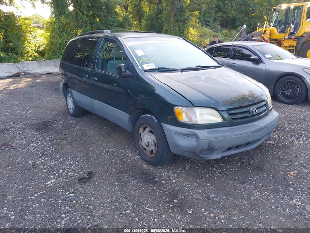 2001 TOYOTA SIENNA LE