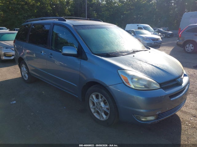 2004 TOYOTA SIENNA XLE