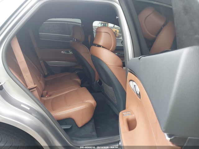2022 GENESIS GV70 2.5T AWD 8
