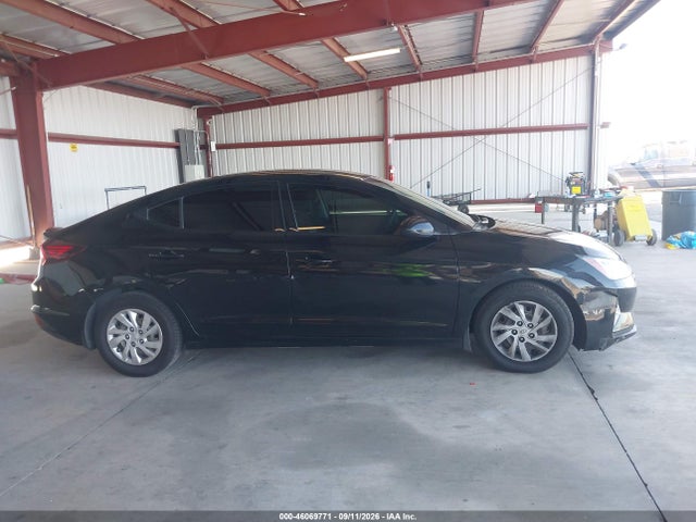 2020 HYUNDAI ELANTRA SE 13